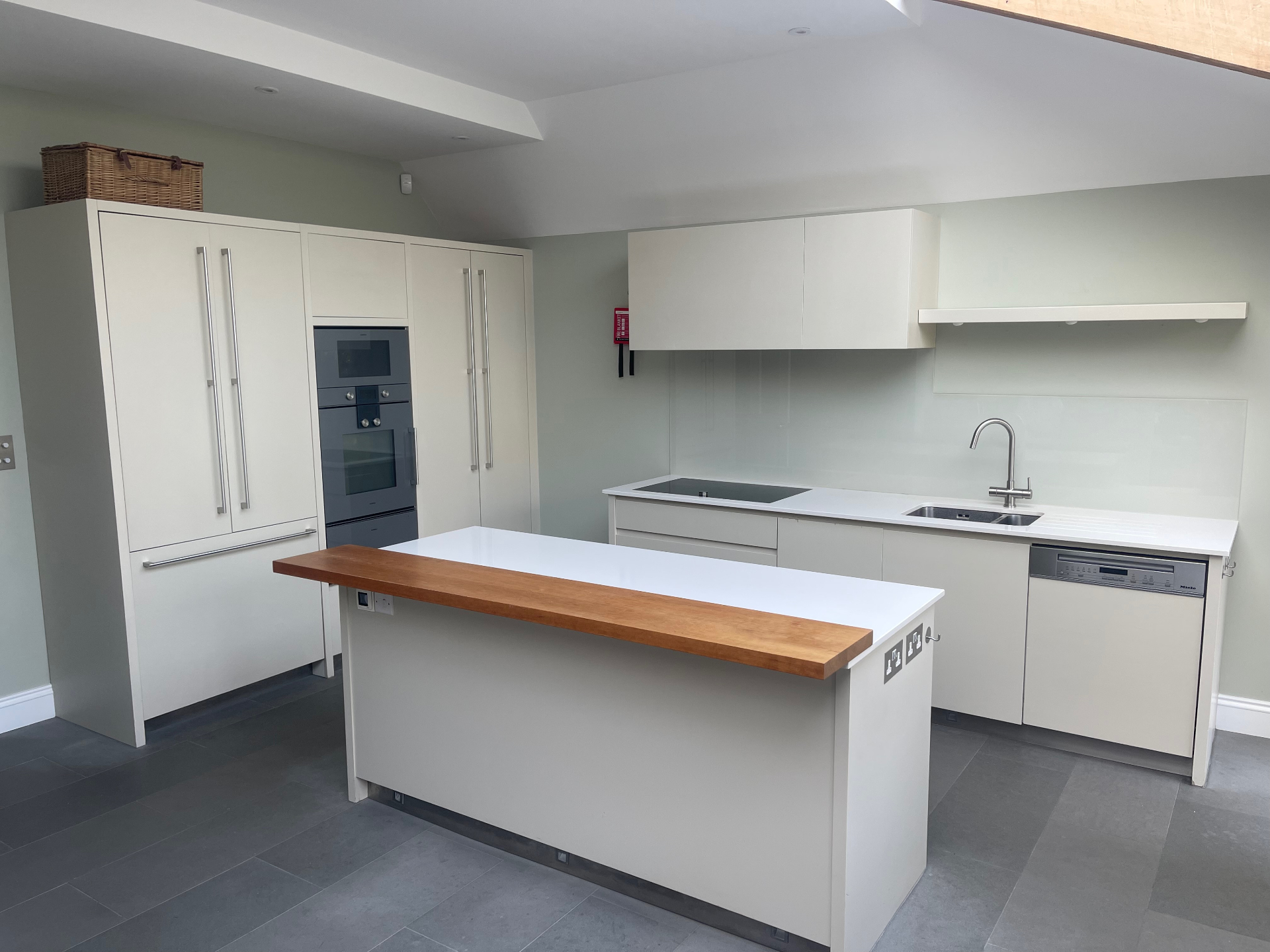 Kitchen before respray